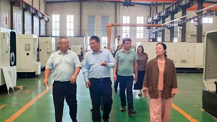 ลูกค้าต่างประเทศเยี่ยมชมโรงงานอุตสาหกรรมหนัก Qiansheng เพื่อตรวจสอบนอกสถานที่
